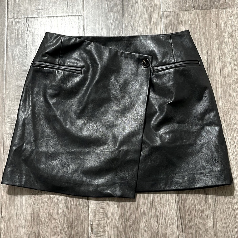 ASTR Lindsay Skirt